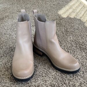 Universal Thread Tan Ankle Booties